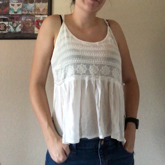 NWT Flowy White O’Neill Adjustable Strap Tank Sz M - Picture 2 of 6